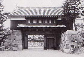 高松城、桜御門