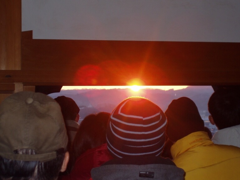 白石城、初日の出