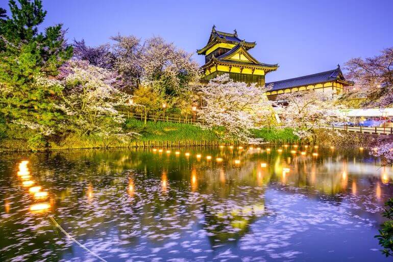 桜を愛でる花見の城 21 近畿 北陸編 フォトジェニックなお花見スポット満載 お城情報webメディア 城びと