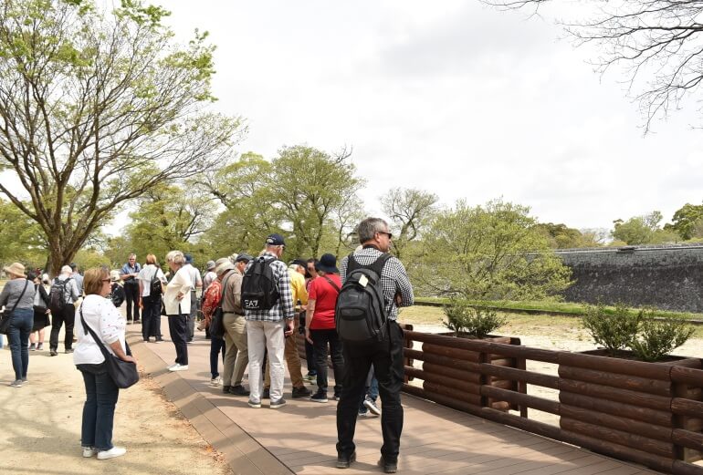 熊本城、見学k通路、木の柵