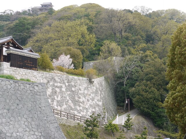 松山城、二の丸御殿、石垣