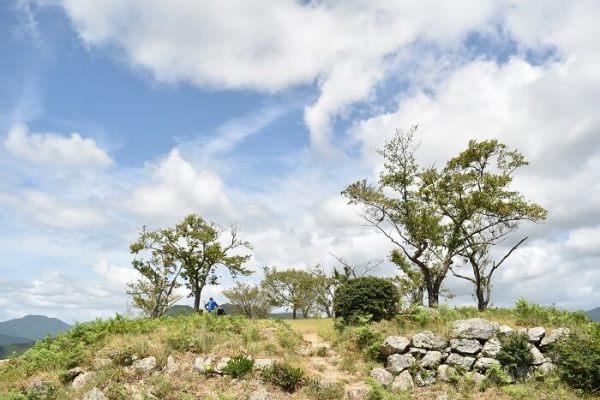 続日本100名城・黒井城編】明智光秀を苦しめた「丹波の赤鬼」が守る山地の要塞