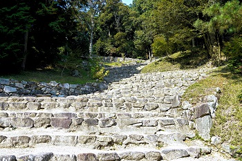 安土城、大手道