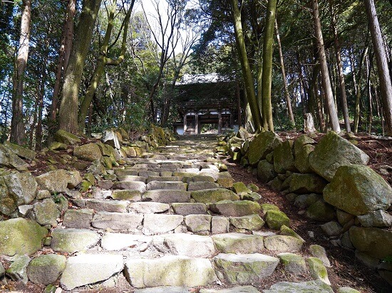 百々橋、摠見寺、石垣