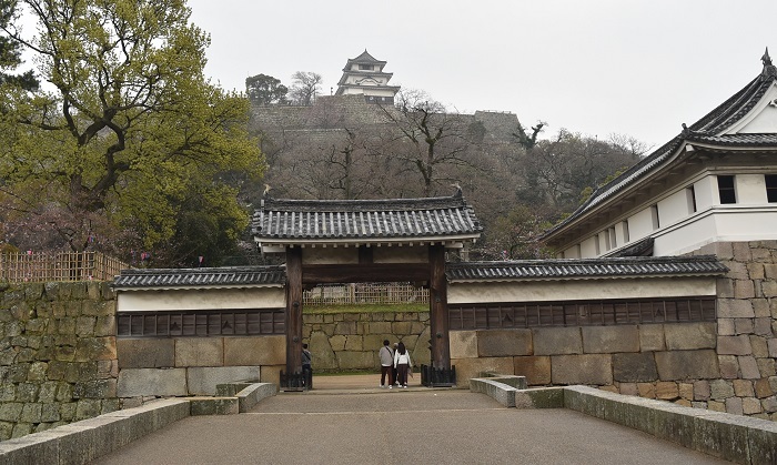 丸亀城、大手二の門