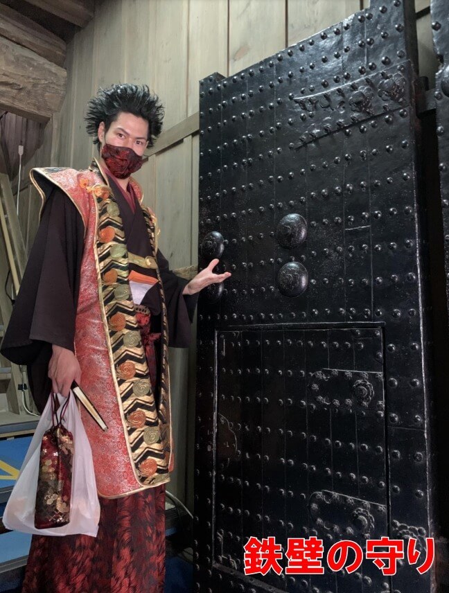 彦根城、天守閣、黒鉄門