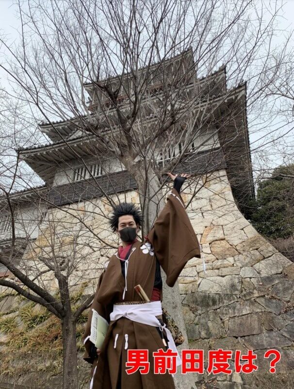 岩崎城、前田慶次、天守閣