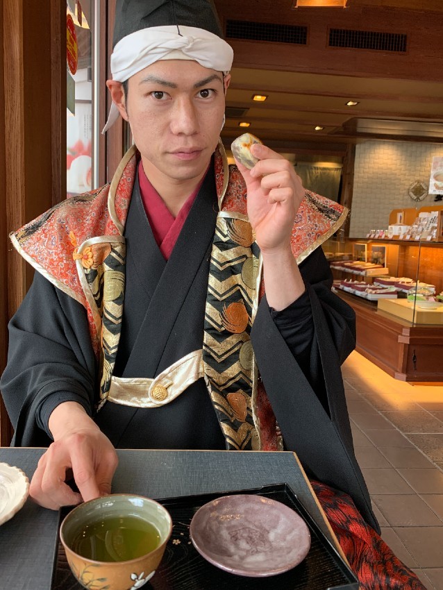 大垣城、金蝶園総本家、名物金蝶園饅頭