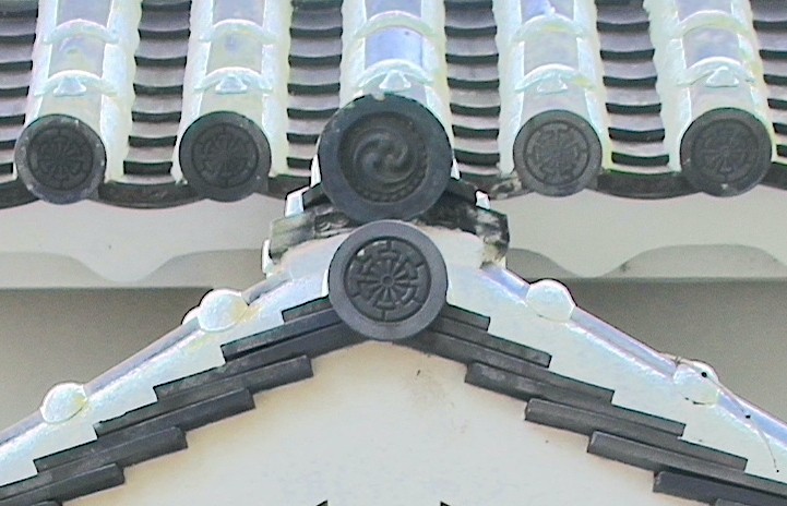 姫路城、ろの門、源氏車紋