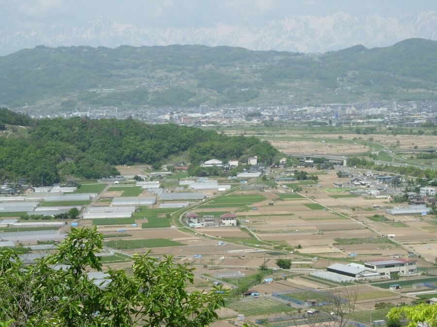 竹山城から見た妻女山
