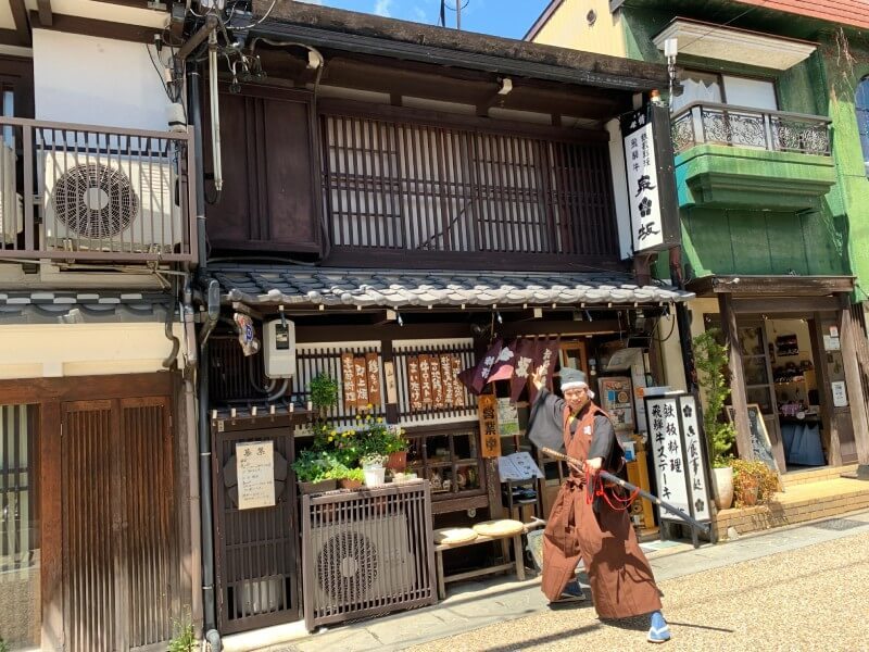 前田慶次、郡上八幡城、鉄板料理 泉坂