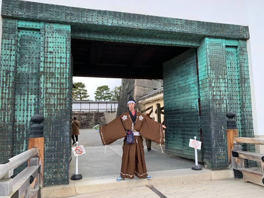 前田慶次、二条城、銅板の門