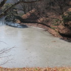 鬼門除け。丑寅側、氷が張っていました。