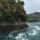 能島村上が居城した代表的な能島ですが、島の周囲は潮流渦巻いて、舟のエンジン止めたら舟がバックする程の潮流でしたΣ(・Д・」)」