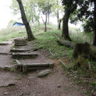 結構な角度の登りですが、距離は短め