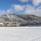 南から見た観音寺城