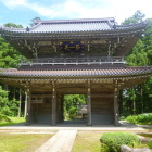 林泉寺山門。第一義の本書は謙信公の字です。