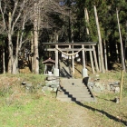 登城口となる諏訪神社