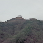 利神城本丸跡遠景。