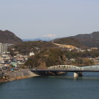 奥に雪の御嶽山