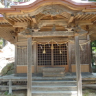 金比羅神社の左手から主郭へ行けます