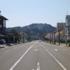 春日山城遠景（東から）