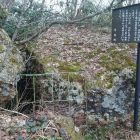 鳥坂城“白鳥公園ルート”上の洞穴