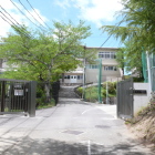 赤坂中学校正面入口