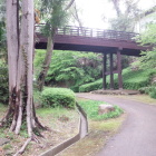 空堀。なかなか深く幅も広いです。