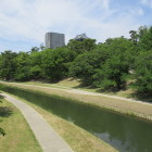 岡崎公園駅側から岡崎城登城