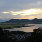 総見寺跡から見た八幡山城