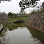 本丸南面の水堀（東から）