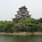 西から見た天守