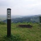 箕冠城帯曲輪(狼煙跡鮮明です)