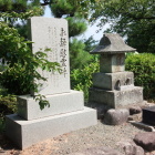 お静の碑。