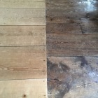 右が四百年前のままの床木材の