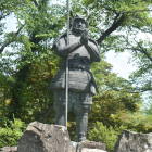 山中鹿介銅像
