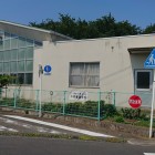 曲輪跡に建つ中原養護学校