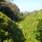 更に高低差の激しい堀