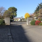 ３の丸に当たる石岡小学校正門