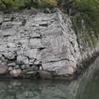 月見櫓台の緑石片岩布積み石垣