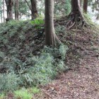 裏虎口左手土塁と堀