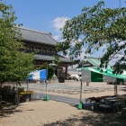 別院本堂、盆踊りの準備中