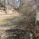 南郭、本郭南側と南郭、の二重土塁を見上げる