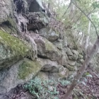 武骨な流紋岩の石垣