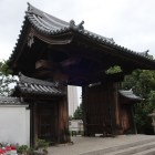 月照寺山門として移築された切手門（元は伏見城藥医門）