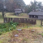 復元整備された城門と櫓風休憩所