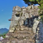 天守台登り口