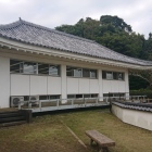主郭部には武道場が建っています