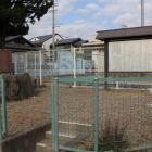 布袋東保育園前の案内板、石碑